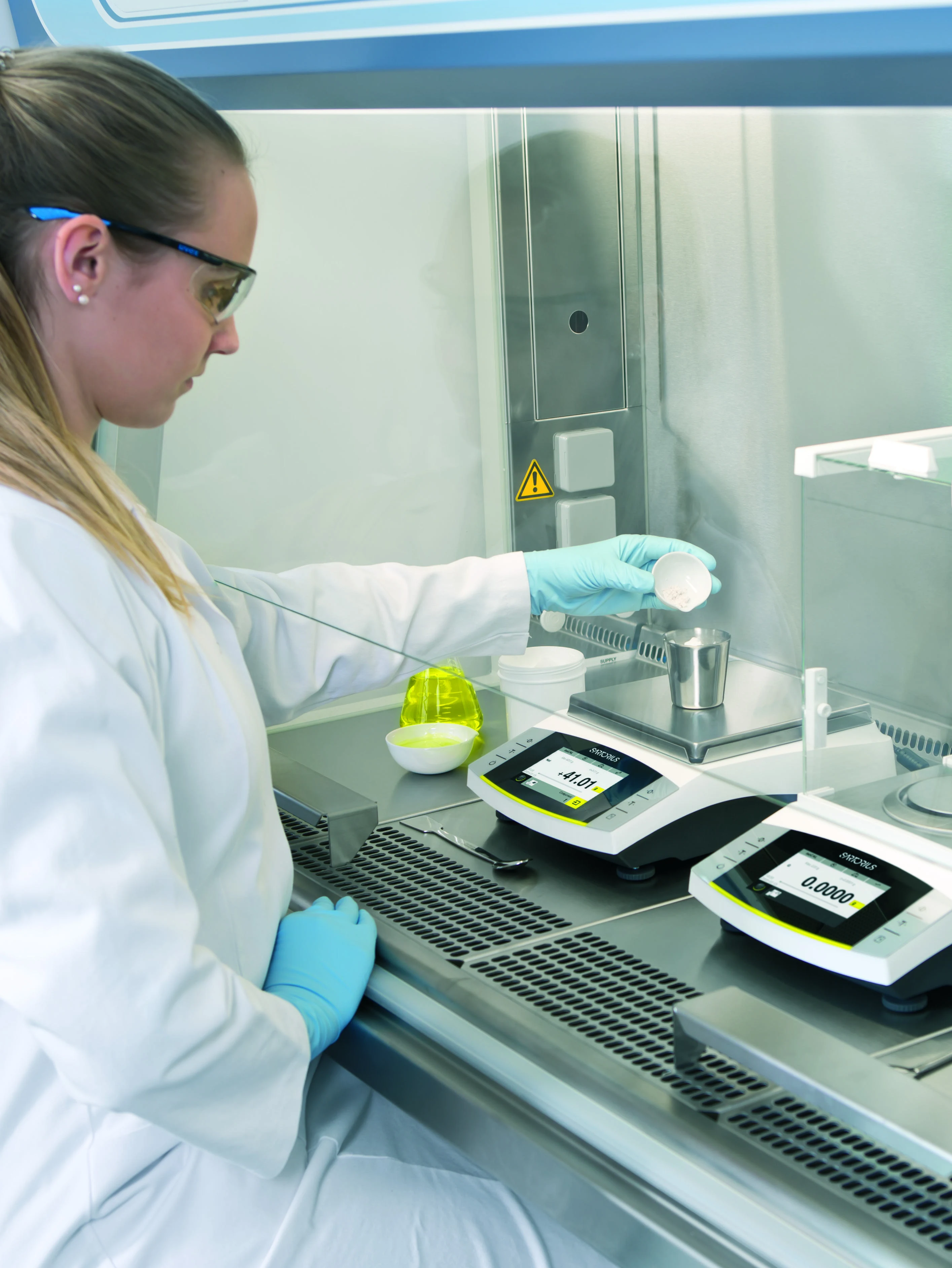 Весы Sartorius Entris II Advanced в лаборатории